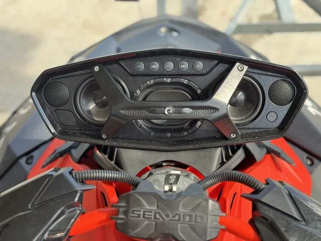 Slide: The Image of Sea-Doo Spark Trixx 2up 2022 - 16