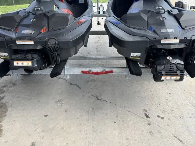 Slide: The Image of Sea-Doo Spark Trixx 2up 2022 - 18
