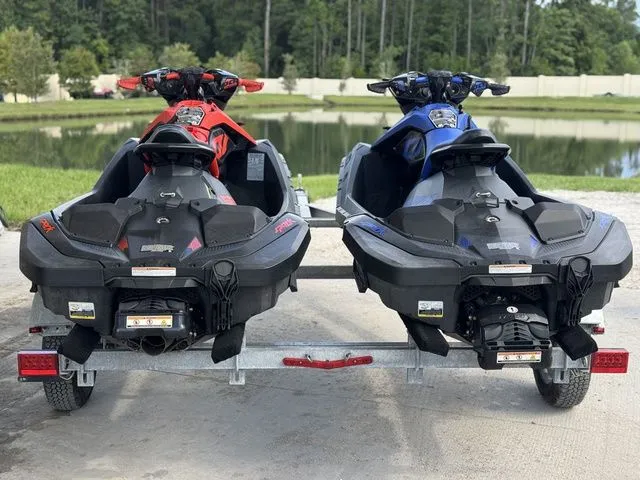 Slide: The Image of Sea-Doo Spark Trixx 2up 2022 - 19