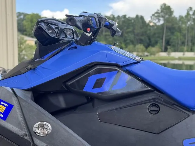 Slide: The Image of Sea-Doo Spark Trixx 2up 2022 - 29