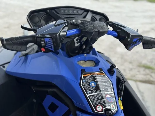 Slide: The Image of Sea-Doo Spark Trixx 2up 2022 - 31