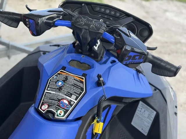 Slide: The Image of Sea-Doo Spark Trixx 2up 2022 - 32