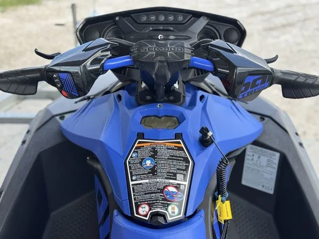 Slide: The Image of Sea-Doo Spark Trixx 2up 2022 - 33