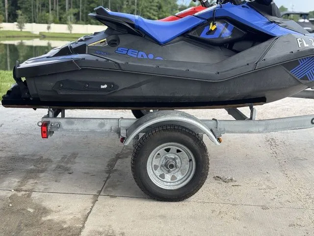 Slide: The Image of Sea-Doo Spark Trixx 2up 2022 - 35