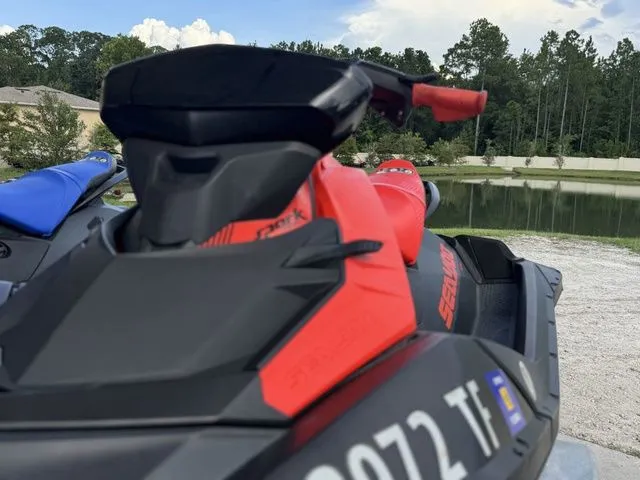 Slide: The Image of Sea-Doo Spark Trixx 2up 2022 - 6