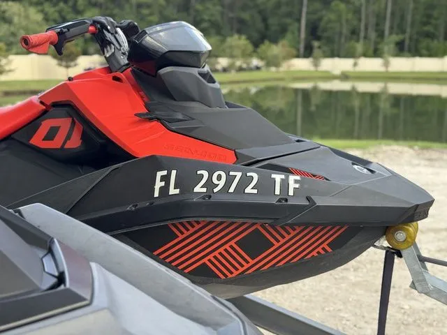 Slide: The Image of Sea-Doo Spark Trixx 2up 2022 - 7