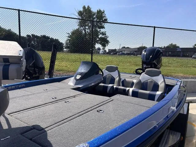 Slide: The Image of Skeeter ZX225 2021 - 3