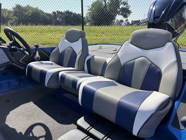 Slide: The Image of Skeeter ZX225 2021 - 5