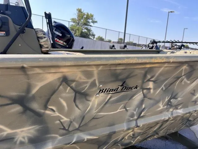 Slide: The Image of Tracker GRIZZLY® 2072 MVX Sportsman 2016 - 3