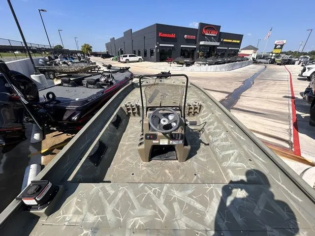 Slide: The Image of Tracker GRIZZLY® 2072 MVX Sportsman 2016 - 7