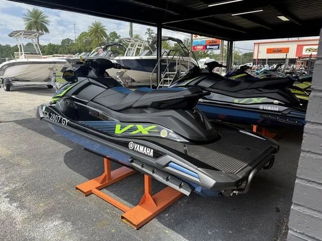 Slide: The Image of Yamaha VX Deluxe with Audio 2024 - 10