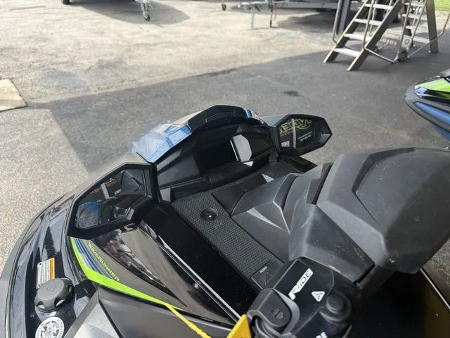 Slide: The Image of Yamaha VX Deluxe with Audio 2024 - 16