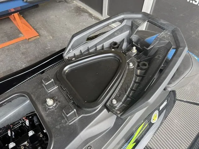 Slide: The Image of Yamaha VX Deluxe with Audio 2024 - 18