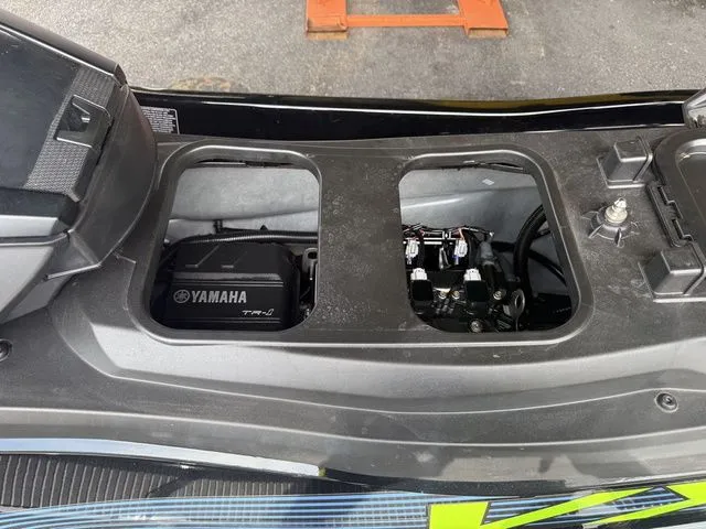 Slide: The Image of Yamaha VX Deluxe with Audio 2024 - 19