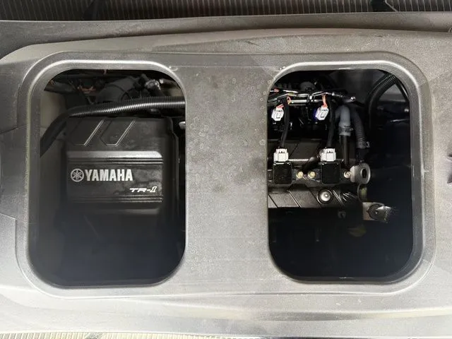 Slide: The Image of Yamaha VX Deluxe with Audio 2024 - 20