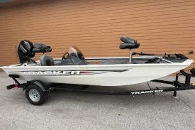 The Image of Tracker Pro 170 2026 - 1