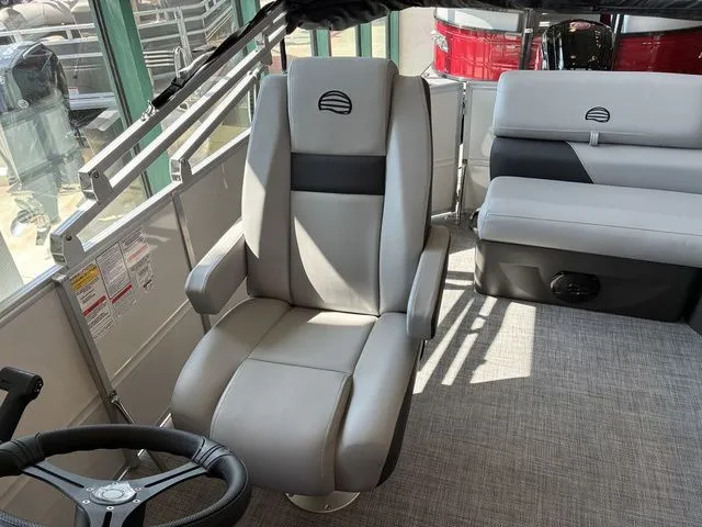 Slide: The Image of Sun Tracker Party Barge 20 DLX 2026 - 26