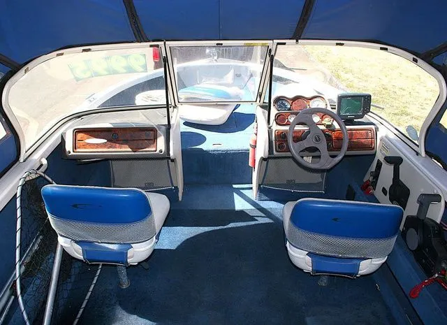 Slide: The Image of Crestliner 1600 Super Hawk 1999 - 5