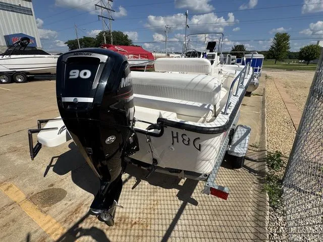 Slide: The Image of Boston Whaler 170 Montauk 2015 - 3