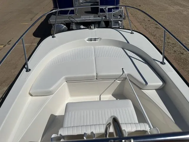Slide: The Image of Boston Whaler 170 Montauk 2015 - 9