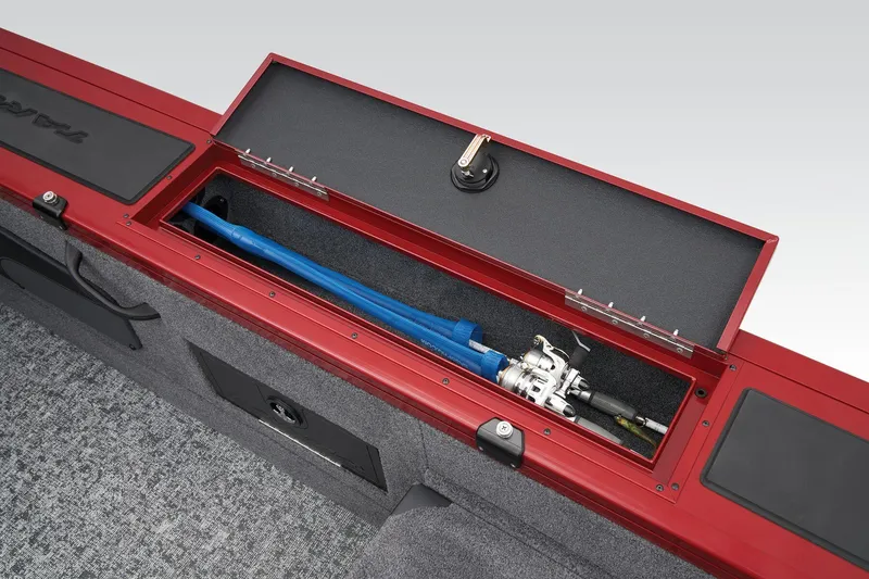 Slide: The Image of Tracker Targa V-18 Combo 2026 - 50