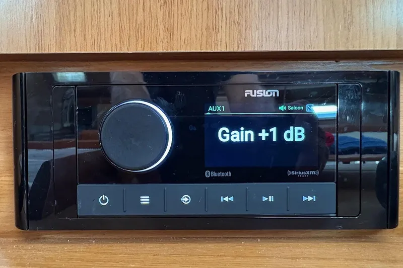 Slide: The Image of Fusion audio system display on 2007 Jeanneau Sun Odyssey 42 DS yacht. - 28