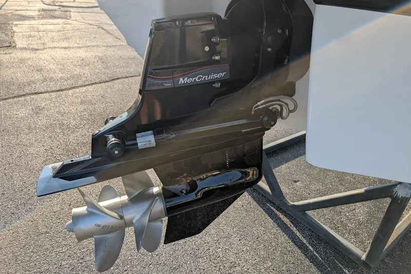 Slide: The Image of 2023 Chaparral 23 SSi boat with MerCruiser Bravo Three outdrive. - 26