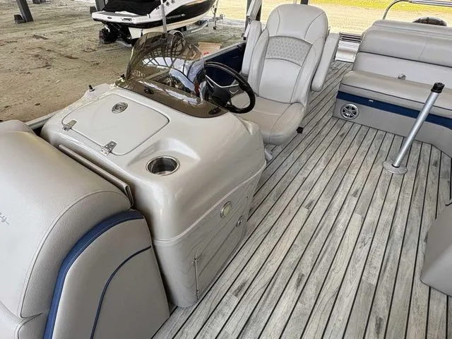 Slide: The Image of South Bay 521 CR 2016 - 11