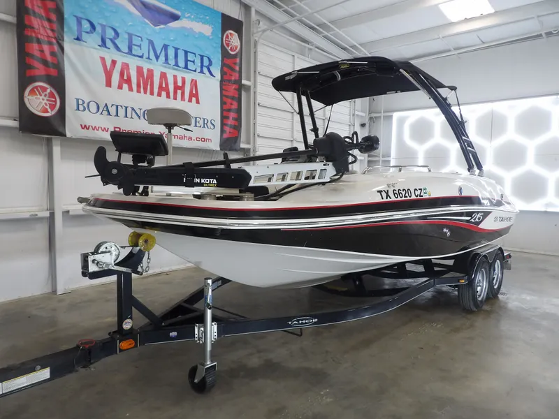 Slide: The Image of Tahoe 215XI 2015 - 3