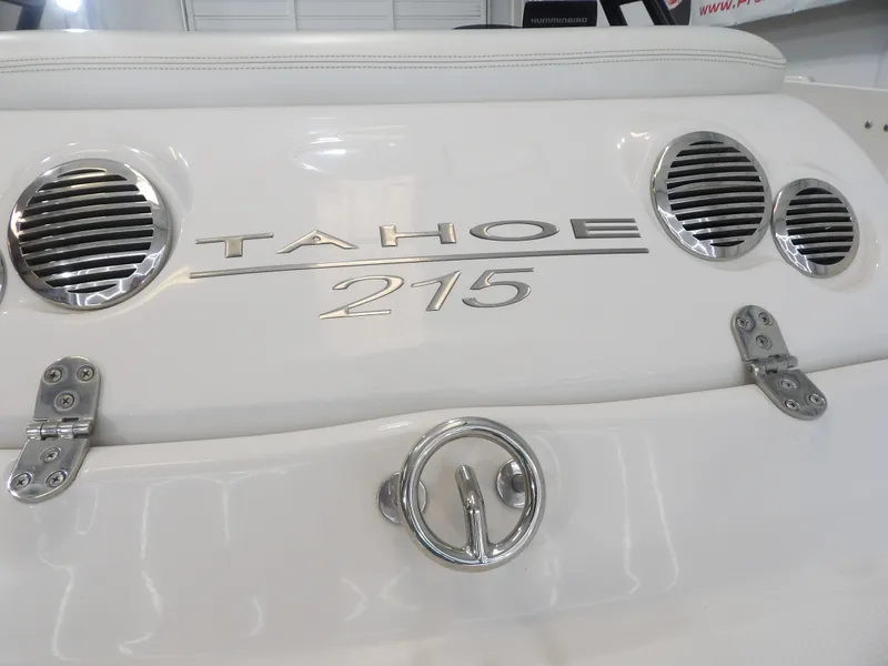 Slide: The Image of Tahoe 215XI 2015 - 9