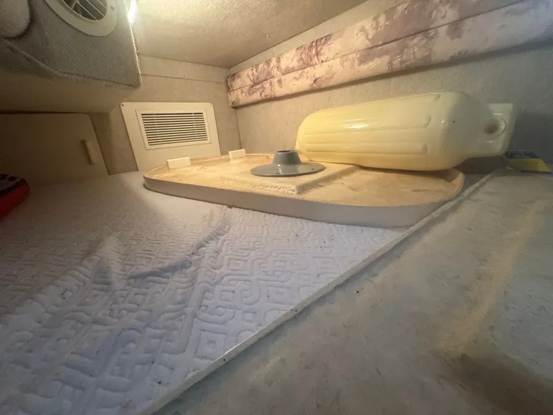 Slide: The Image of Sea Ray 270 Sundancer 1998 - 10