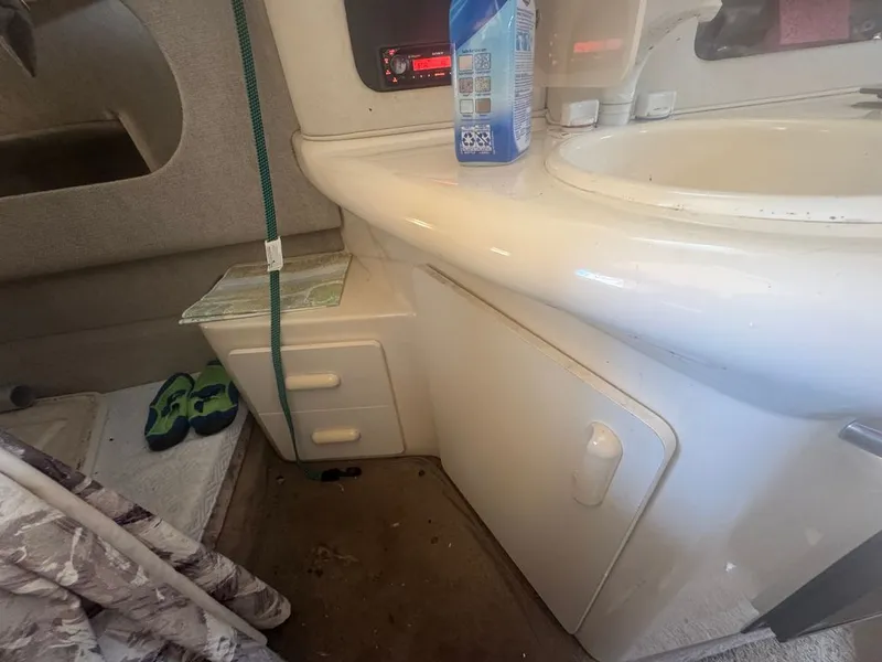 Slide: The Image of Sea Ray 270 Sundancer 1998 - 8