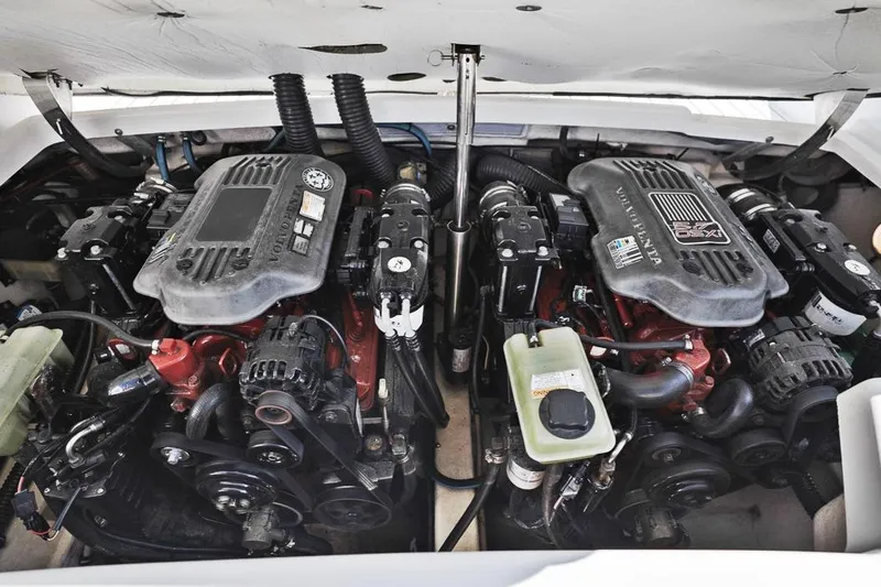 Slide: The Image of 2007 Formula 280 Bowrider engine compartment with dual Volvo Penta engines. - 36