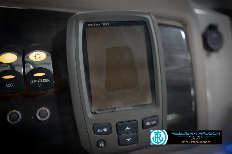 Slide: The Image of Control panel of a 2016 Bennington 2375 GCW with Garmin echo 101 display. - 39