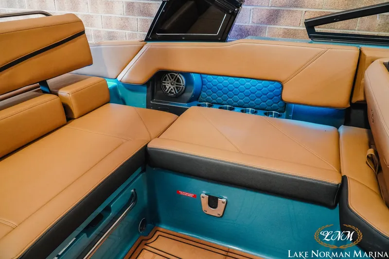 Slide: The Image of Cobalt R4 Surf 2026 - 16