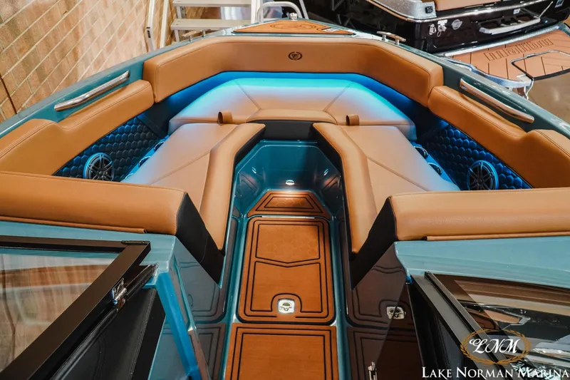 Slide: The Image of Cobalt R4 Surf 2026 - 19