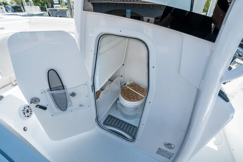 Slide: The Image of Sea Hunt Ultra 265 SE 2026 - 22