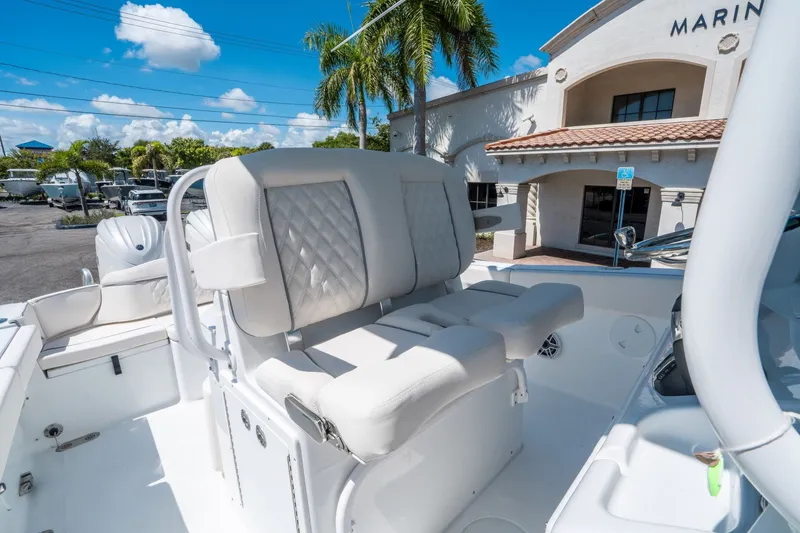 Slide: The Image of Sea Hunt Ultra 265 SE 2026 - 21