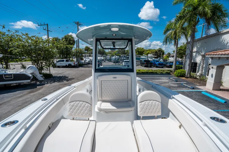 Slide: The Image of Sea Hunt Ultra 265 SE 2026 - 28