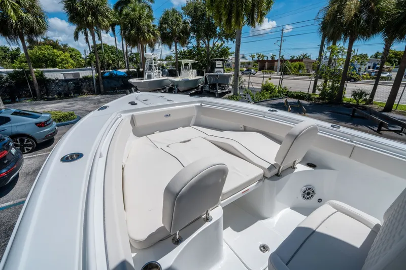 Slide: The Image of Sea Hunt Ultra 265 SE 2026 - 23