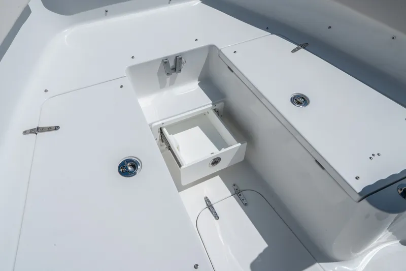 Slide: The Image of Sea Hunt Ultra 265 SE 2026 - 27