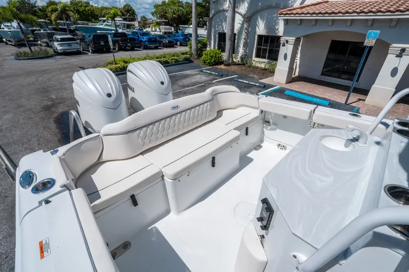 Slide: The Image of Sea Hunt Ultra 265 SE 2026 - 10