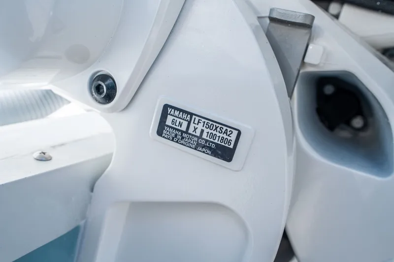 Slide: The Image of Sea Hunt Ultra 265 SE 2026 - 30