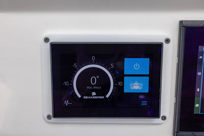 Slide: The Image of Seakeeper control panel on 2021 Tiara Yachts 43 LS, displaying roll angle. - 28