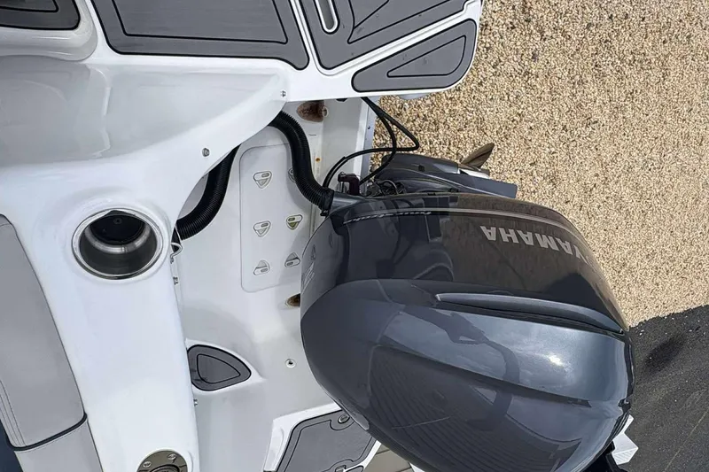 Slide: The Image of 2023 Hurricane SD 2400 boat with Yamaha outboard motor, detailed view. - 17