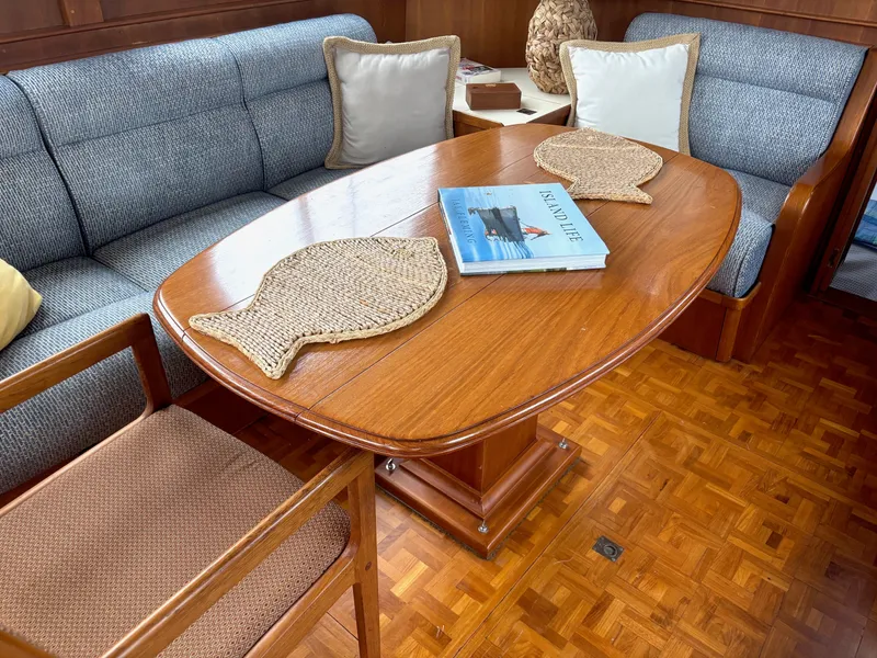 Slide: The Image of Grand Banks 42 Classic 1996 - 16