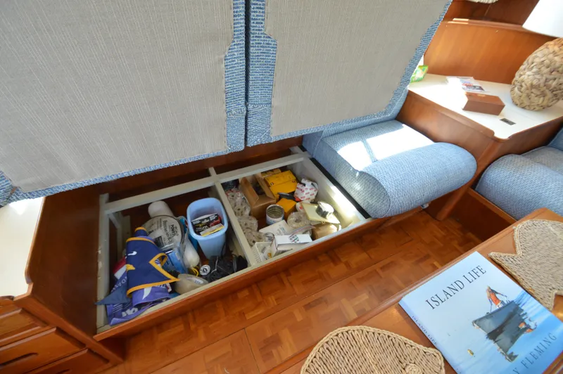 Slide: The Image of Grand Banks 42 Classic 1996 - 18