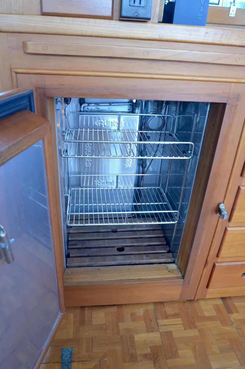 Slide: The Image of Grand Banks 42 Classic 1996 - 26