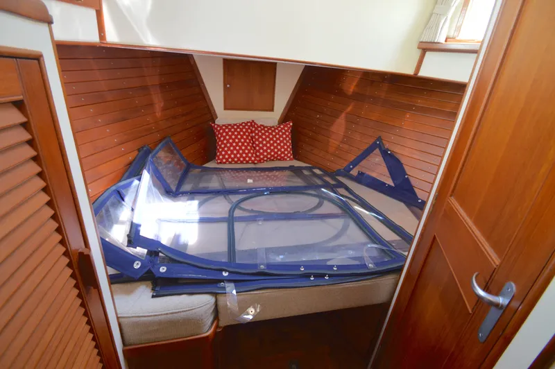 Slide: The Image of Grand Banks 42 Classic 1996 - 38