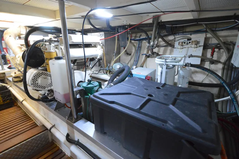 Slide: The Image of Grand Banks 42 Classic 1996 - 69